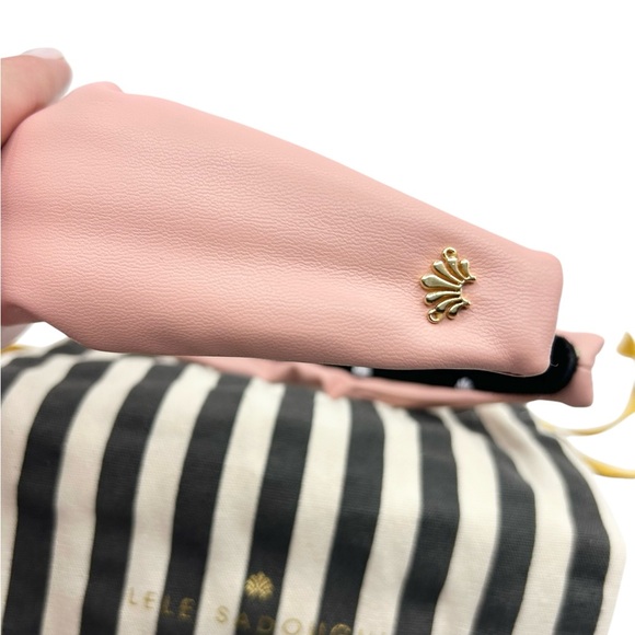 Lele Sadoughi Pink Knotted Padded Headband Reposhing from @okatasy - Picture 5 of 13